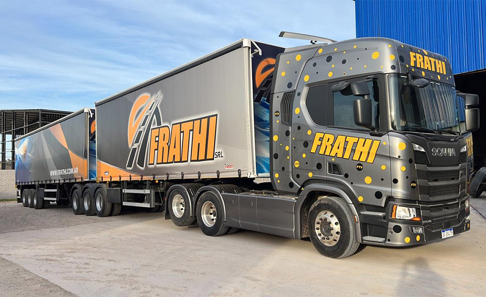 Camion Bitren Sider con capacidad para 40 palets (50 toneladas de carga neta)