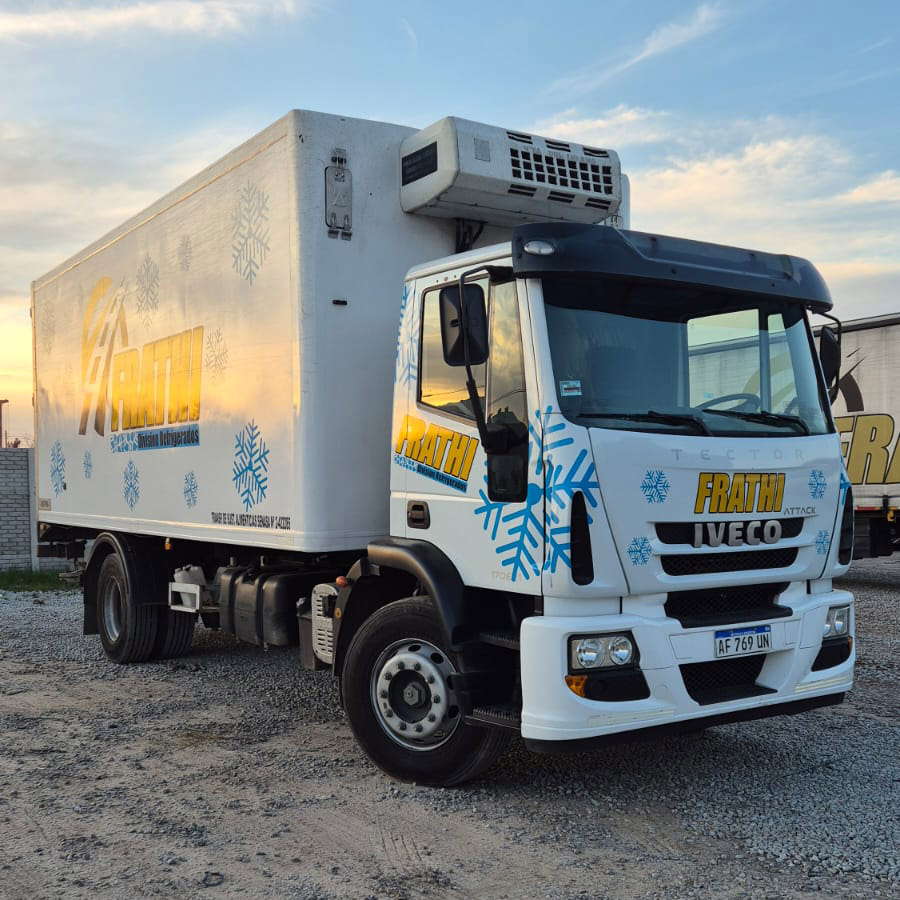 Chasis para 12 palets con equipo de frio apto congelado (-20°C)